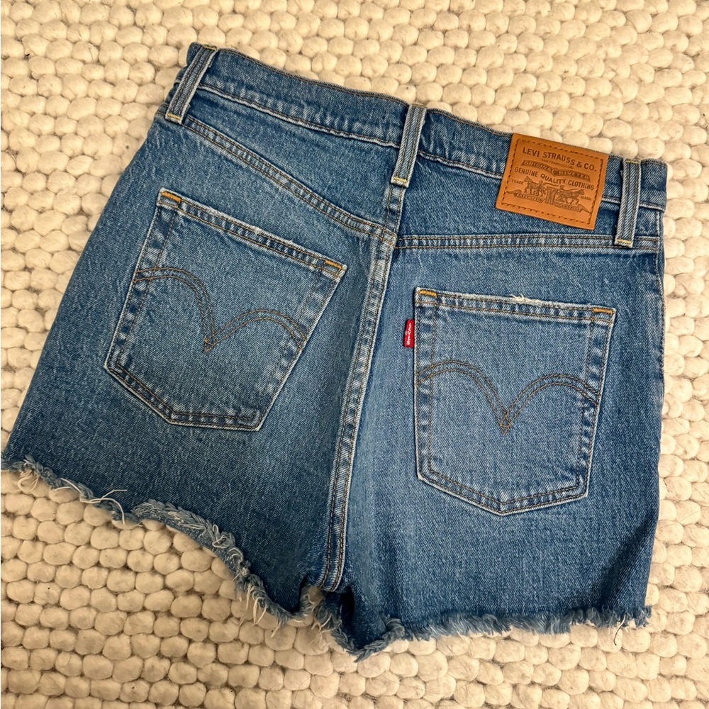 Levi’s ribcage shorts